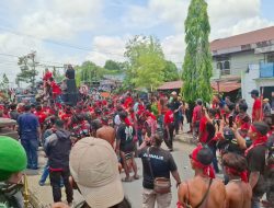 Ritual Adat Iringi Aksi di PN Sintang, Hakim Kabulkan Praperadilan Agustinus