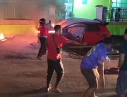 Mobil Terbakar di Jalan Adi Sucipto Sintang, Damkar Tiba dalam 4 Menit