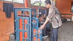 TPS 3R Kelurahan Akcaya Sintang Hadirkan Inovasi “Roket Stok”