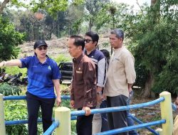 Debit Sungai Turun Drastis, Bupati Sintang Tinjau Intake PDAM Baning