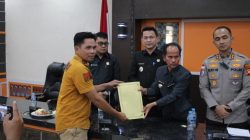 Ratusan Warga Desa Baung Sengatap  Desak Pemkab Putus Kerja Sama dengan Perusahaan Sawit