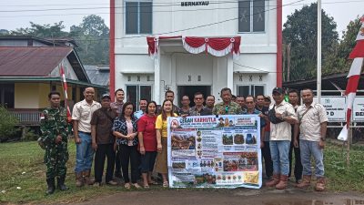 Cegah Karhutla Dimulai dari Kepedulian Diri, Tim Penyuluh Mabes TNI Sambangi Warga Sepauk