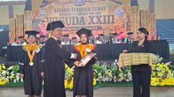 UNKA Sintang Wisuda 455 Sarjana, Sejumlah Lulusan Sudah Diterima Bekerja